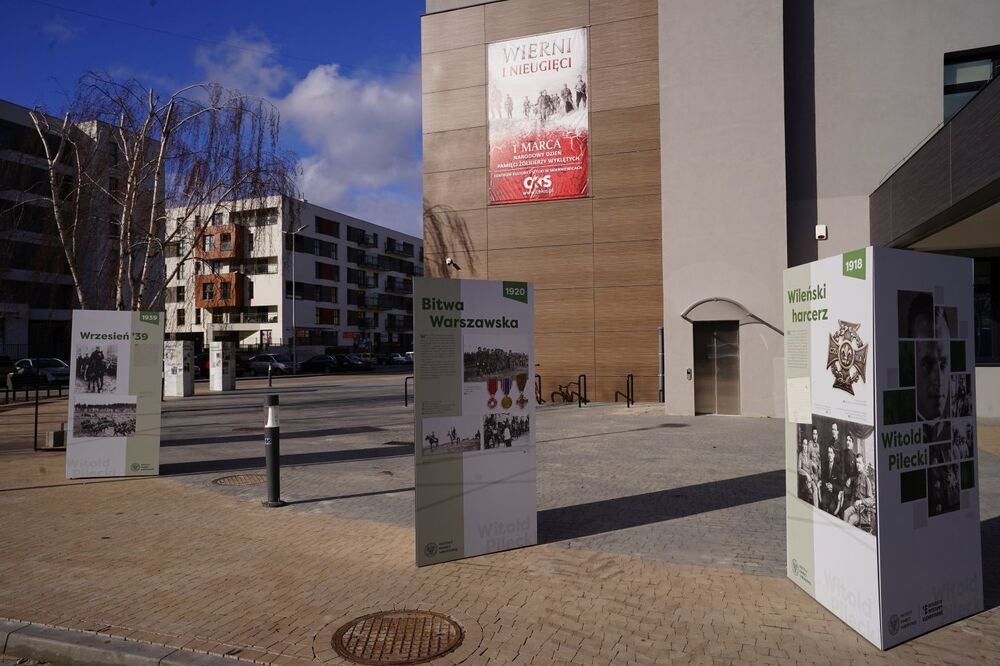 Biograficzna wystawa plenerowa IPN „Witold Pilecki” w Skierniewicach. Fot. Maciej Herian (CEKiS)