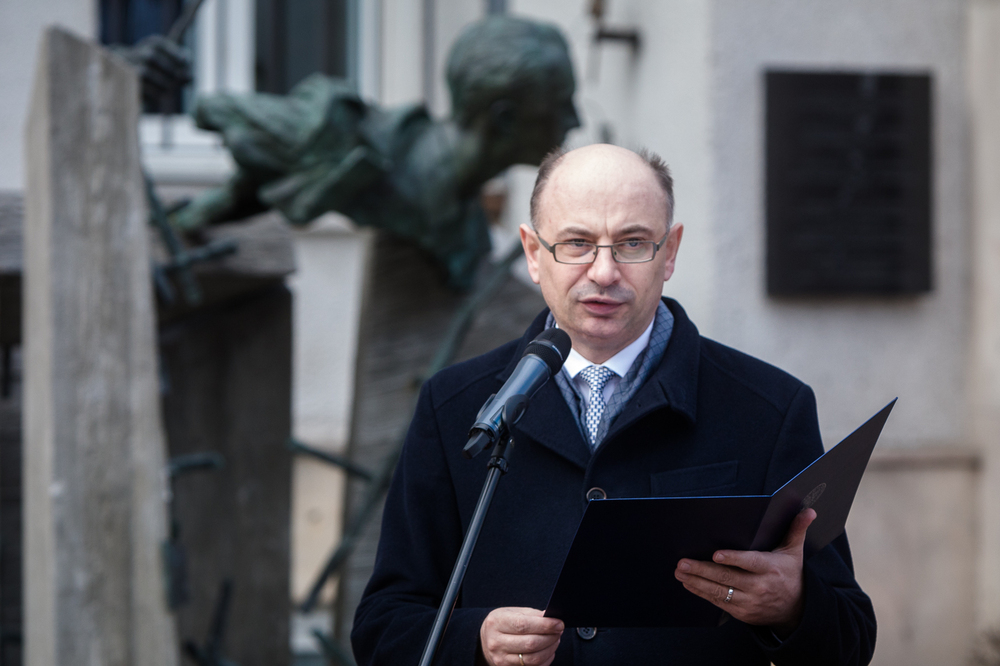 Dr Mateusz Szpytma, zastępca prezesa IPN, podczas otwarcia wystawy „Ocal naszego Tatusia! Listy dzieci Żołnierzy Wyklętych do Bolesława Bieruta” – Warszawa, 26 lutego 2022. Fot. Sławek Kasper (IPN)