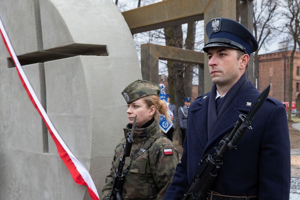 Odsłonięcie pomnika Żołnierzy Wyklętych w Raciborzu – 27 lutego 2022. Fot. Mikołaj Bujak (IPN)