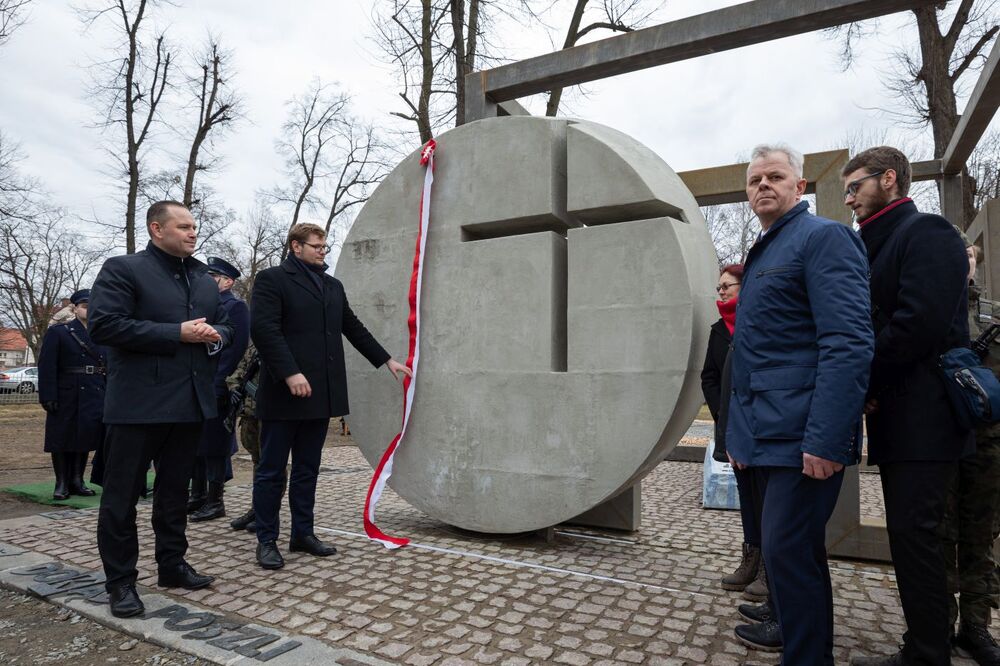 Odsłonięcie pomnika Żołnierzy Wyklętych w Raciborzu – 27 lutego 2022. Fot. Mikołaj Bujak (IPN)
