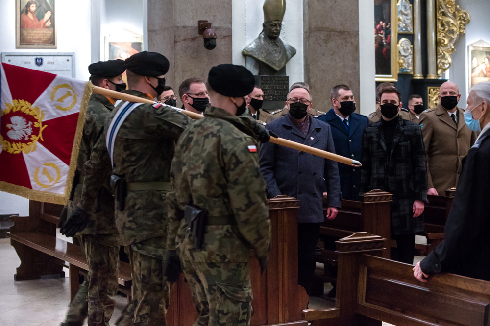 Msza św. w Katedrze Polowej Wojska Polskiego w intencji dowódcy i żołnierzy 1. Polskiej Dywizji Pancernej – 24 lutego 2022. Fot. Sławek Kasper (IPN)