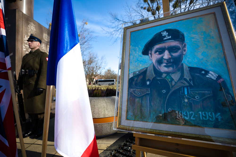 Uroczystości upamiętniające żołnierzy 1. Polskiej Dywizji Pancernej – Warszawa, 24 lutego 2022. Fot. Sławek Kasper (IPN)