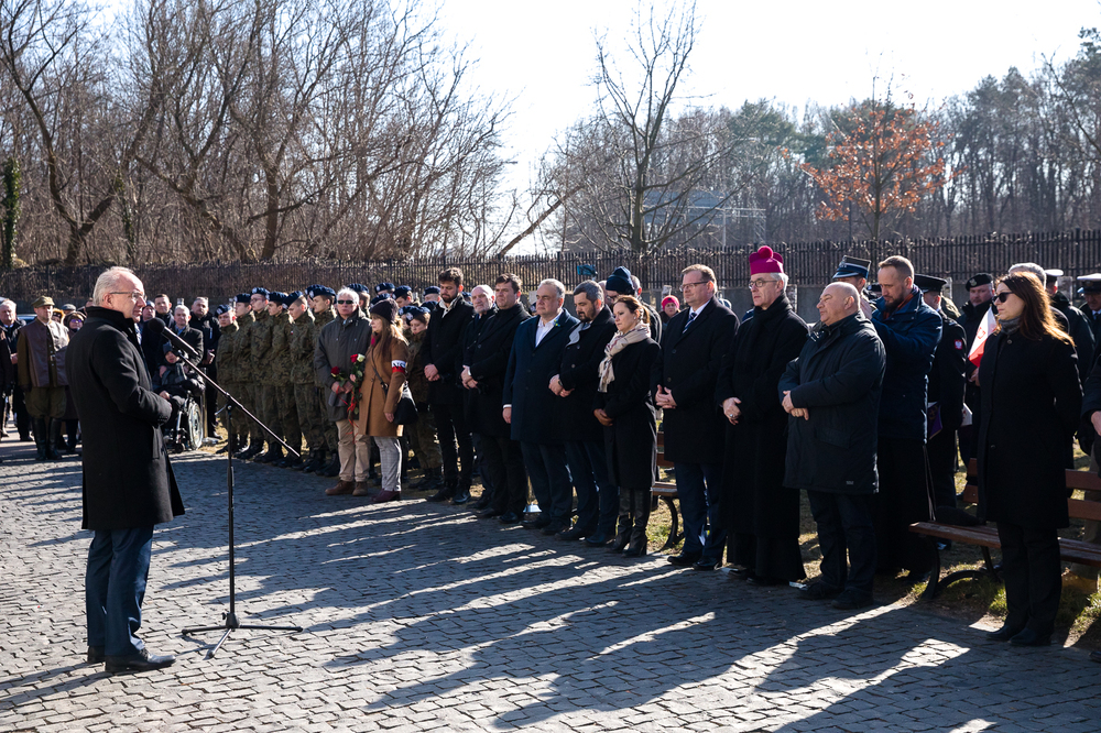 Obchody Narodowego Dnia Żołnierzy Wyklętych na powązkowskiej „Łączce” – 1 marca 2022. Fot. Sławek Kasper (IPN)