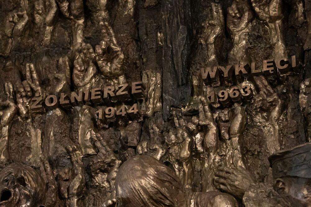 Odsłonięcie epitafium Żołnierzy Wyklętych w archikatedrze warszawskiej – 1 marca 2022. Fot. Mikołaj Bujak (IPN)