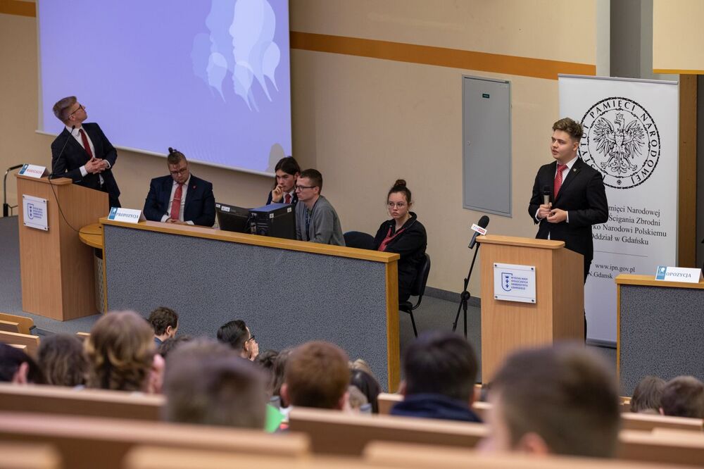 Debata historyczna licealistów „Polscy żołnierze po zakończeniu II wojny światowej posiadali moralny obowiązek kontynuowania walki” – Gdańsk, 4 marca 2022. Fot. Mikołaj Bujak (IPN)