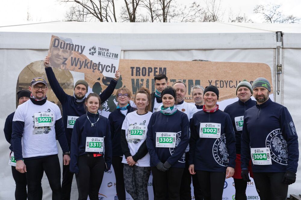 Część drużyny IPN podczas X Biegu „Tropem Wilczym” – Warszawa, 6 marca 2022. Fot. Mikołaj Bujak (IPN)