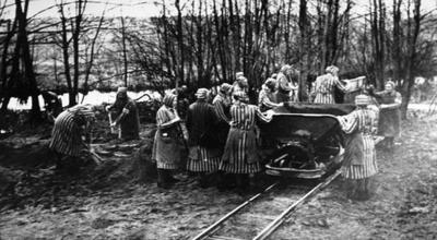 Więźniarki w obozie Ravensbrück (źródło: Polskie Radio)