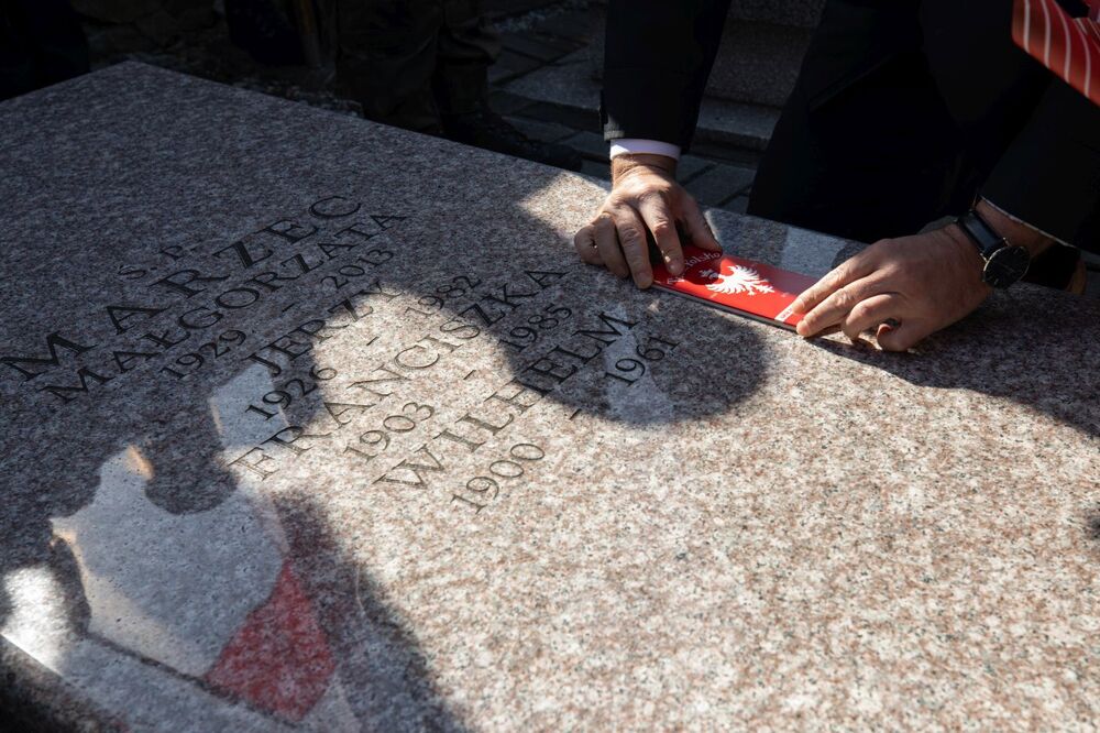 Uroczystość oznaczenia grobu powstańca śląskiego Wilhelma Marca znakiem pamięci „Tobie Polsko” – Mysłowice, 12 marca 2022. Fot. Mikołaj Bujak (IPN)