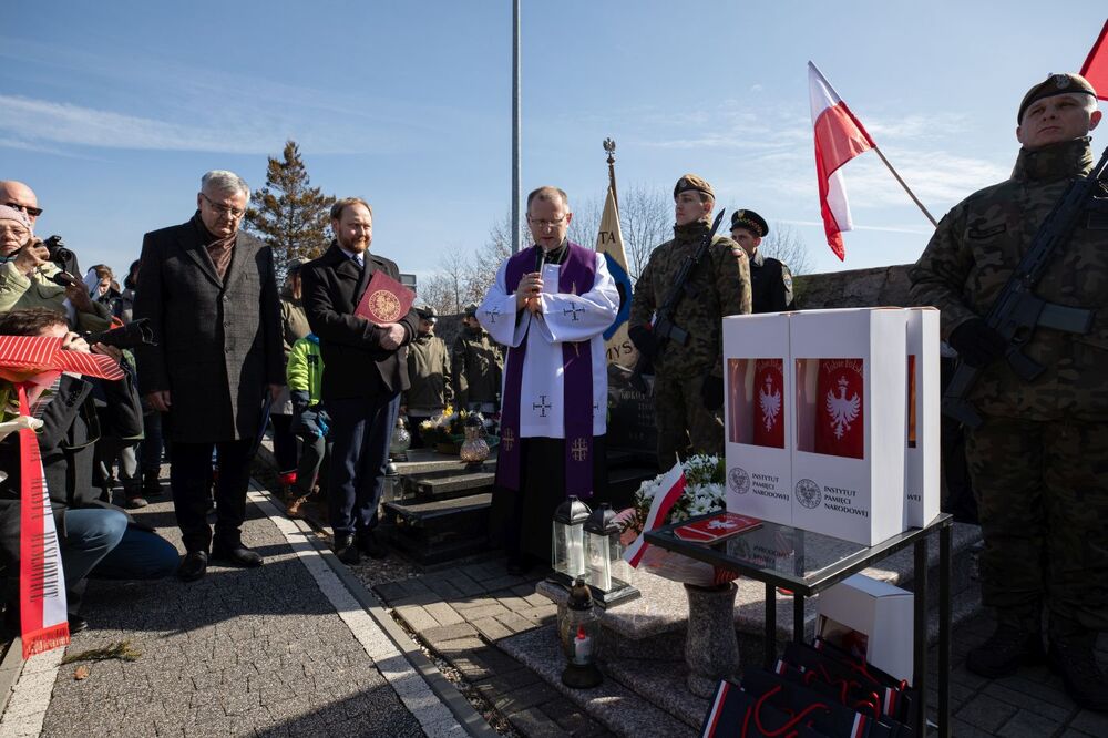 Uroczystość oznaczenia grobu powstańca śląskiego Wilhelma Marca znakiem pamięci „Tobie Polsko” – Mysłowice, 12 marca 2022. Fot. Mikołaj Bujak (IPN)