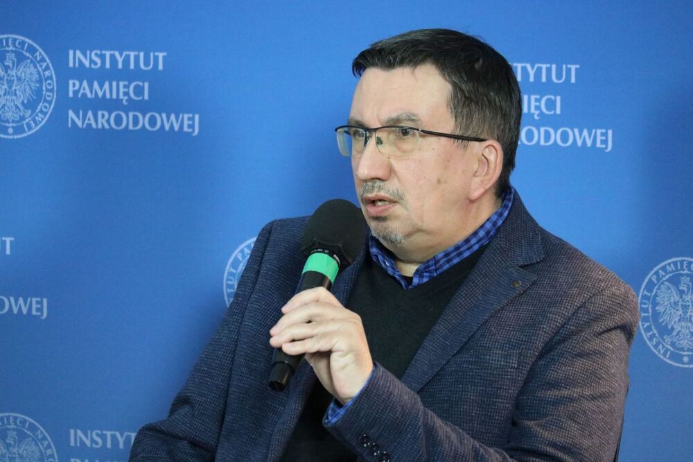 Dr Tomasz Łabuszewski (OBBH IPN Warszawa) podczas dyskusji o książce „Konspiracja i opór społeczny w Polsce 1944–1956. Słownik biograficzny”, t. VI – Warszawa, 16 marca 2022. Fot. Aleksandra Wierzchowska (IPN)