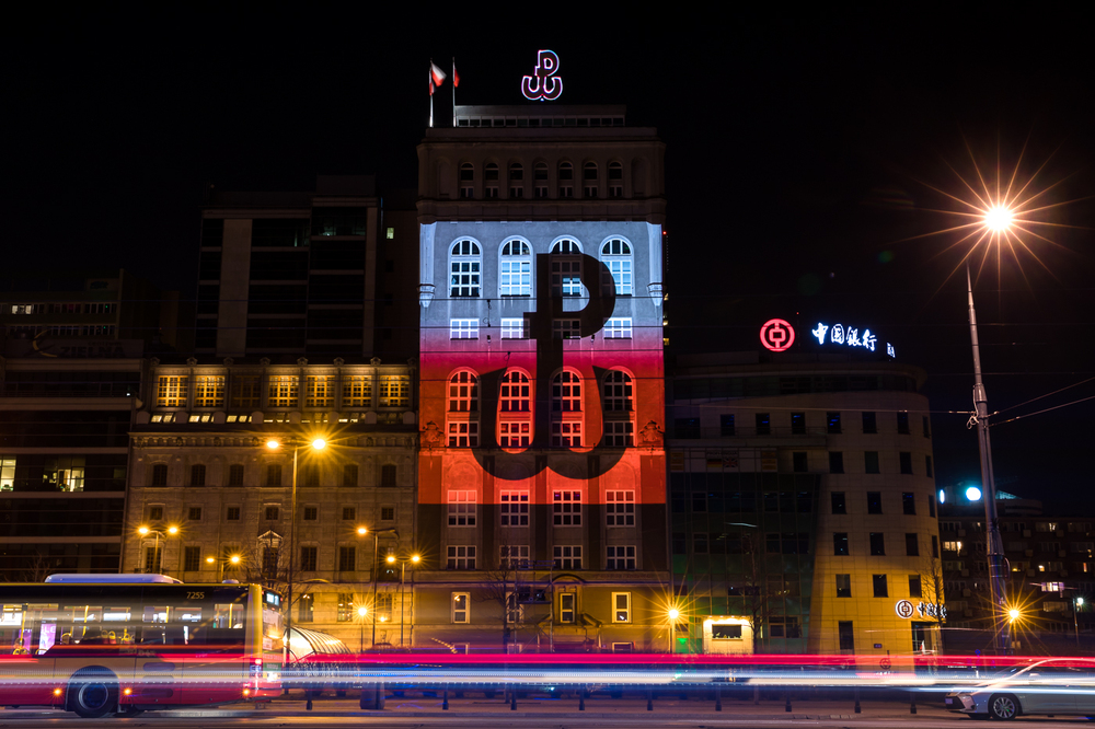 Znak Polski Walczącej na budynku PAST-y