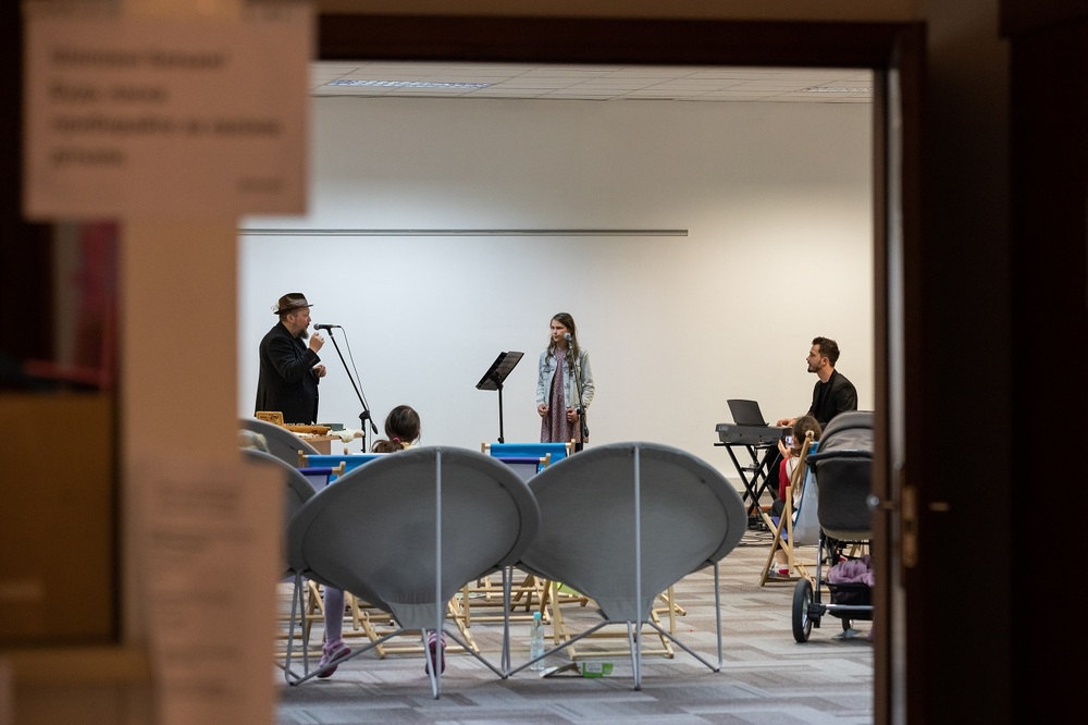 Koncert dla obywateli Ukrainy dotkniętych agresją zbrojną Federacji Rosyjskiej. Fot. Mikołaj Bujak (IPN)