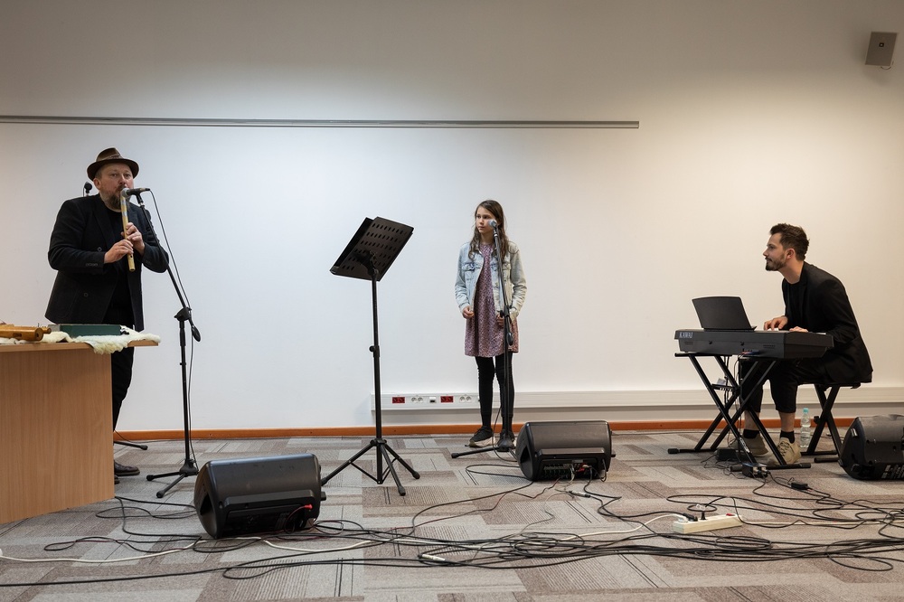 Koncert dla obywateli Ukrainy dotkniętych agresją zbrojną Federacji Rosyjskiej. Fot. Mikołaj Bujak (IPN)