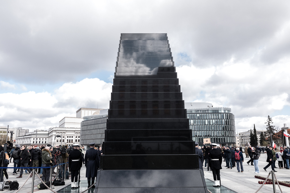 Uroczystości upamiętniające ofiary katastrofy smoleńskiej na placu Piłsudskiego w Warszawie – 10 kwietnia 2022. Fot. Sławek Kasper (IPN)