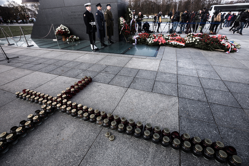 Uroczystości upamiętniające ofiary katastrofy smoleńskiej na placu Piłsudskiego w Warszawie – 10 kwietnia 2022. Fot. Sławek Kasper (IPN)