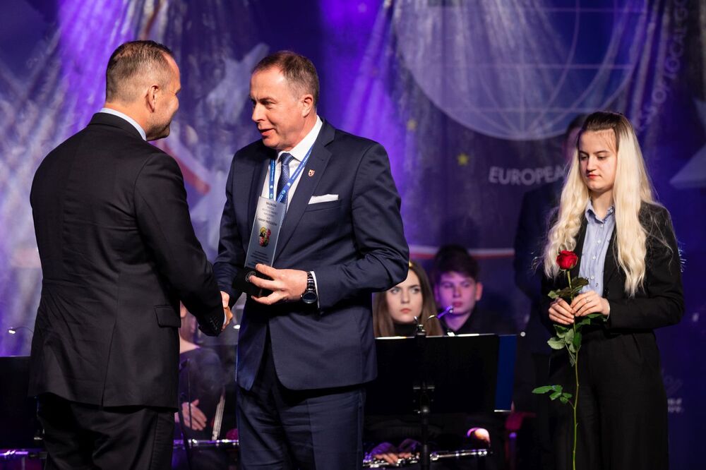 Wręczenie Nagrody Prezesa IPN dla jednostek samorządu terytorialnego – Mikołajki, 12 kwietnia 2022. Fot. Mikołaj Bujak (IPN)