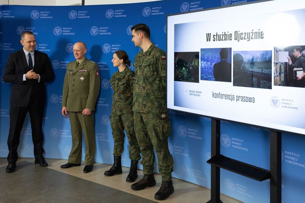 „W służbie Ojczyźnie”. Konferencja prasowa w sprawie współpracy między WOT a IPN – Warszawa, 19 kwietnia 2022. Fot. Mikołaj Bujak (IPN)