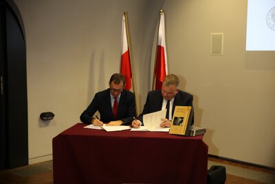 Podpisanie porozumienia o współpracy między IPN a Muzeum Wojska Polskiego – oddział Muzeum Katyńskie