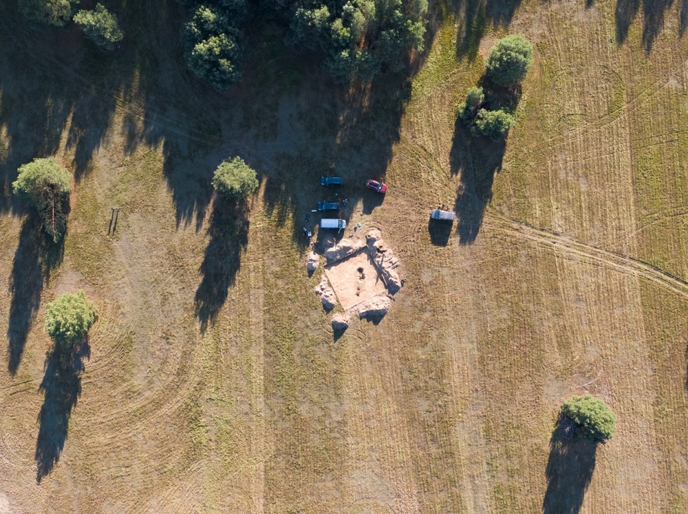 Fot. 1. Wykop i krater