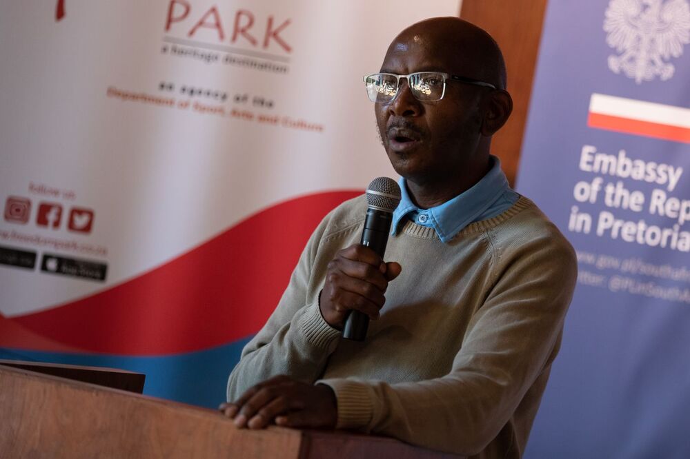 Dr Otsile Ntsoane z Freedom Park. Otwarcie wystawy IPN „Szlaki Nadziei” w Pretorii (RPA) – 26 kwietnia 2022. Fot. Mikołaj Bujak (IPN)