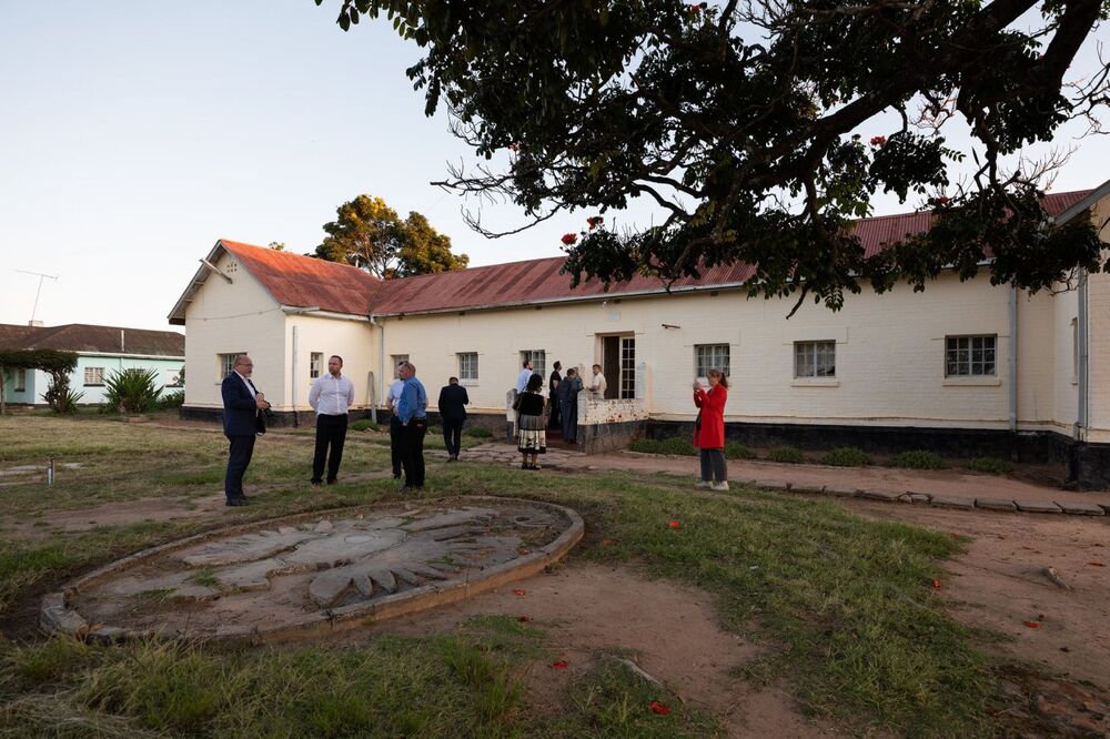 Otwarcie odnowionego cmentarza polskiego w Rusape (Zimbabwe) – 30 kwietnia 2022. Fot. Mikołaj Bujak (IPN)