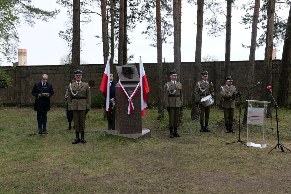 Uroczystość odsłonięcia pomnika generała Bolesława Roi w Sachsenhausen – 1 maja 2022. Fot. Joanna Sulej-Piskorz (IPN)