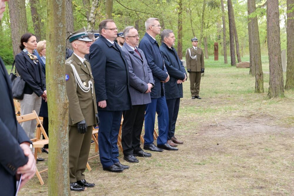 Uroczystość odsłonięcia pomnika generała Bolesława Roi w Sachsenhausen – 1 maja 2022. Fot. Joanna Sulej-Piskorz (IPN)