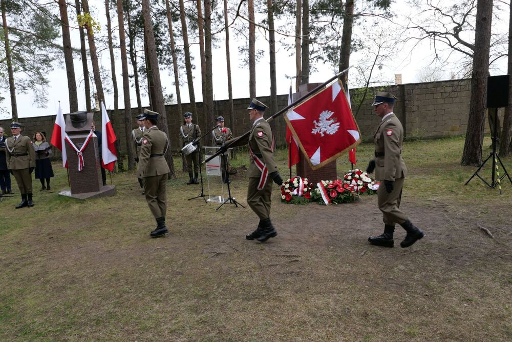 Uroczystość odsłonięcia pomnika generała Bolesława Roi w Sachsenhausen – 1 maja 2022. Fot. Joanna Sulej-Piskorz (IPN)