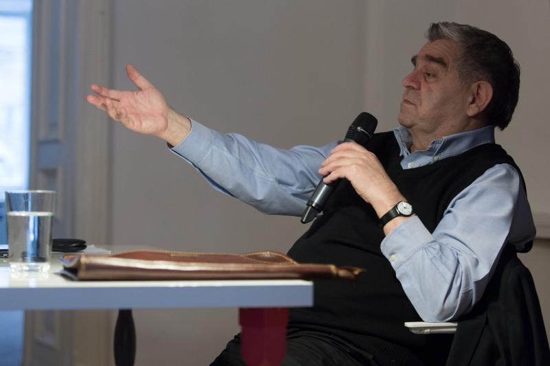 Antoni Libera na spotkaniu z cyklu „Libera tłumaczy klasyków” w redakcji Teologii Politycznej, 2019 r. Fot. Jacek Łagowski/teologiapolityczna.pl