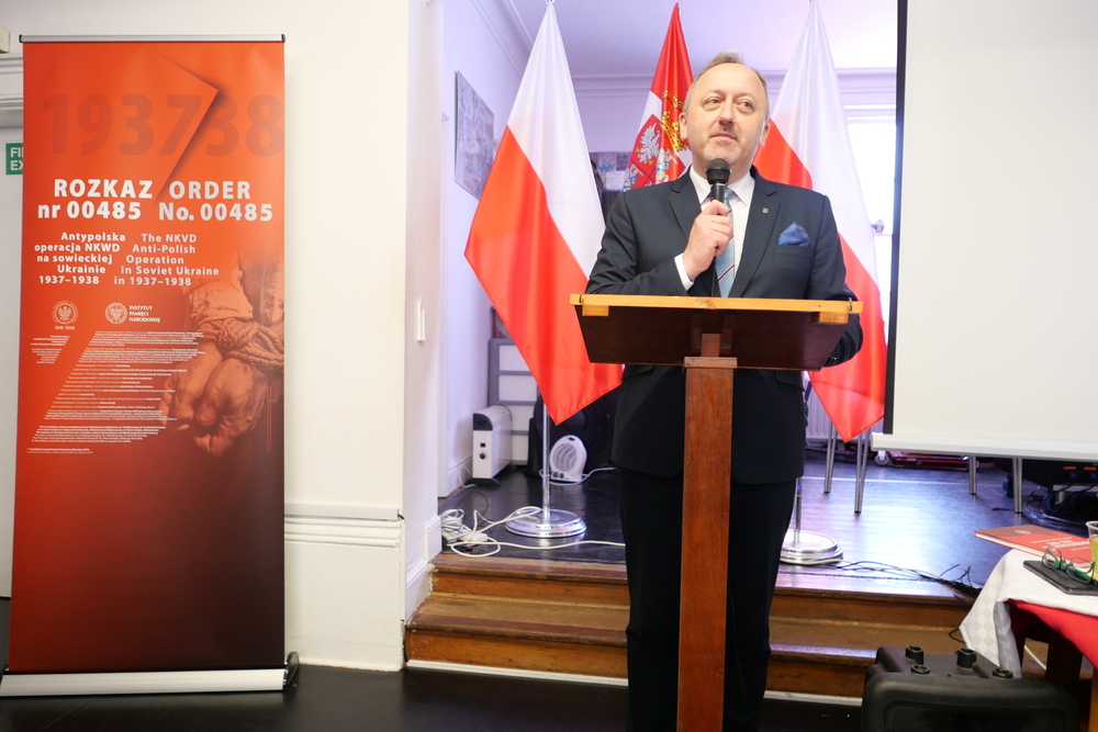 Wystąpienie dr hab. Karola Polejowskiego dla Polonii w Polskim Ośrodku Katolickim w Leamington Spa. Fot IPN