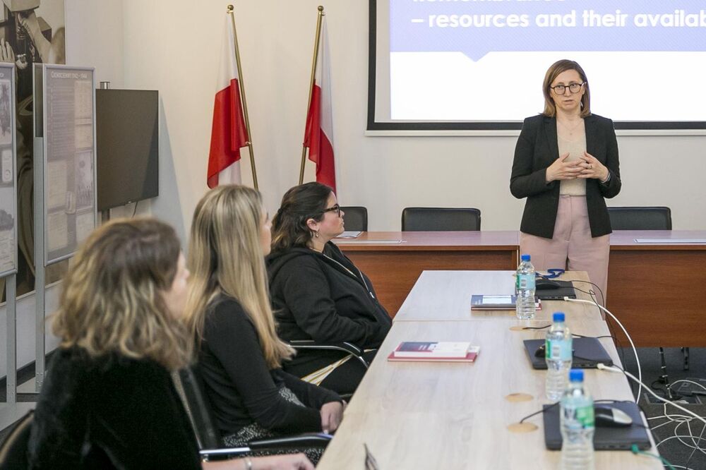 Marzena Kruk, dyrektor AIPN. Wizyta studentów z USA w Archiwum IPN – Warszawa 11 maja 2022. Fot. Katarzyna Adamów (AIPN)
