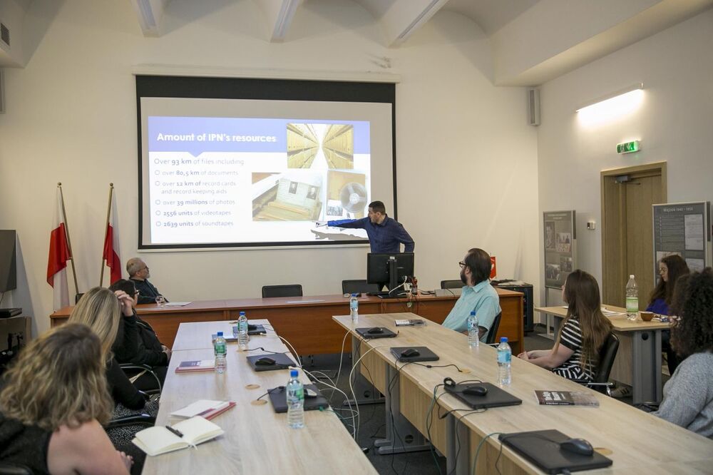 Wizyta studentów z USA w Archiwum IPN – Warszawa 11 maja 2022. Fot. Katarzyna Adamów (AIPN)