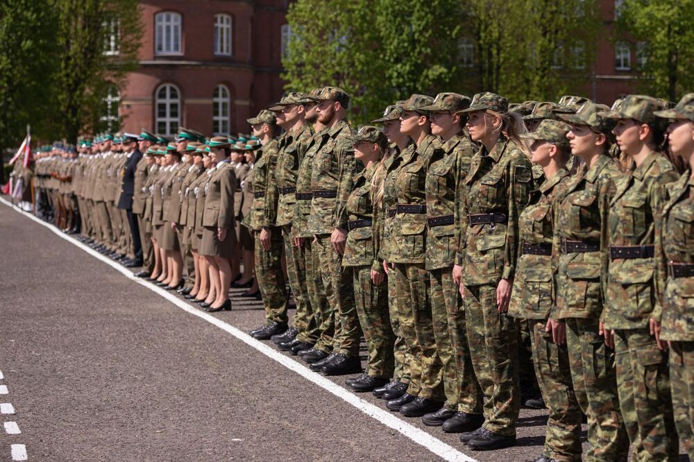 Promocja oficerska podczas obchodów święta Straży Granicznej – Koszalin, 12 maja 2022. Fot. Mikołaj Bujak (IPN)