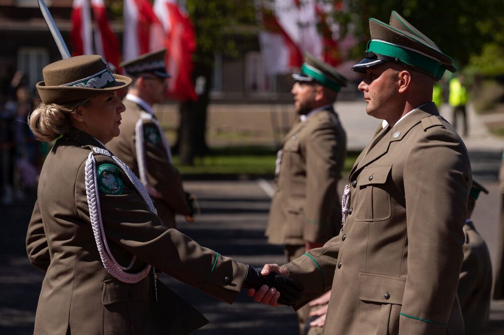 Promocja oficerska podczas obchodów święta Straży Granicznej – Koszalin, 12 maja 2022. Fot. Mikołaj Bujak (IPN)