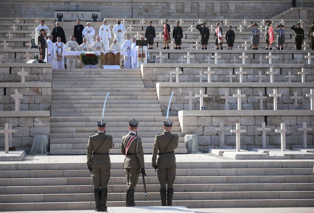 Msza św. na Polskim Cmentarzu Wojennym na Monte Cassino – 18 maja 2022. Fot. Sławek Kasper (IPN)