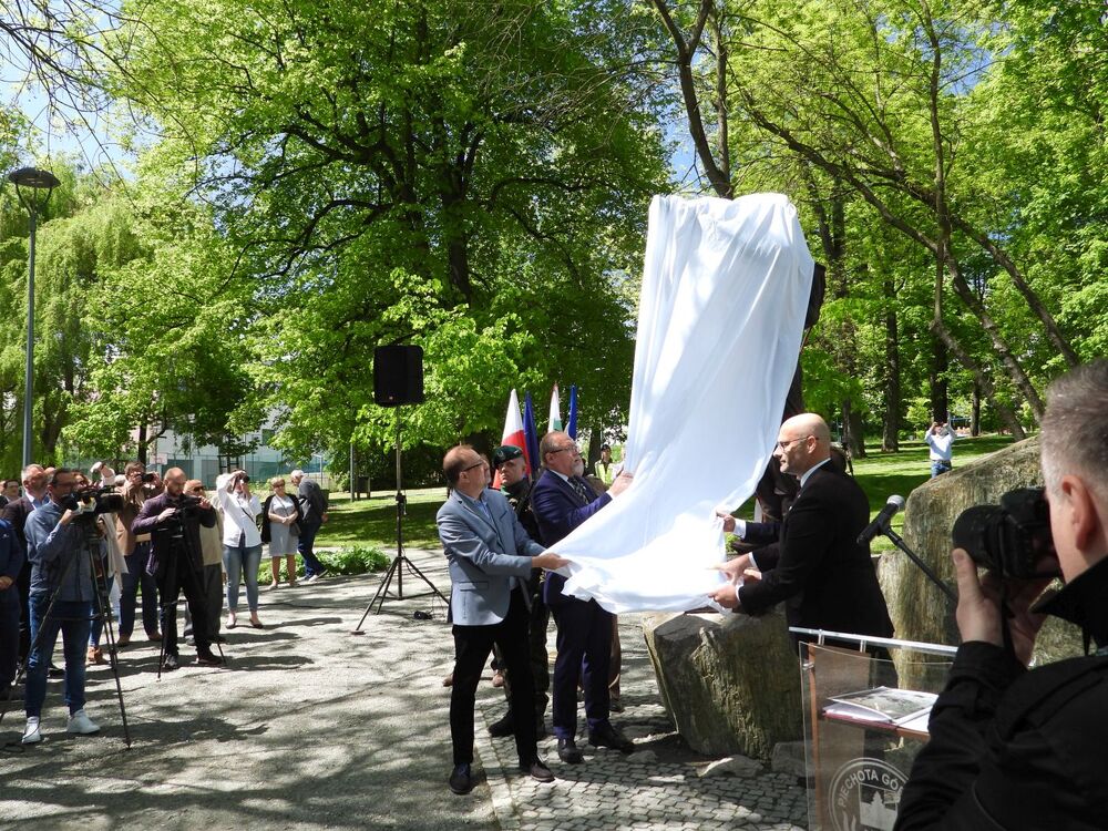 Odsłonięcie pomnika Emila Czecha, żołnierza spod Monte Cassino – 18 maja 2022. Fot.IPN