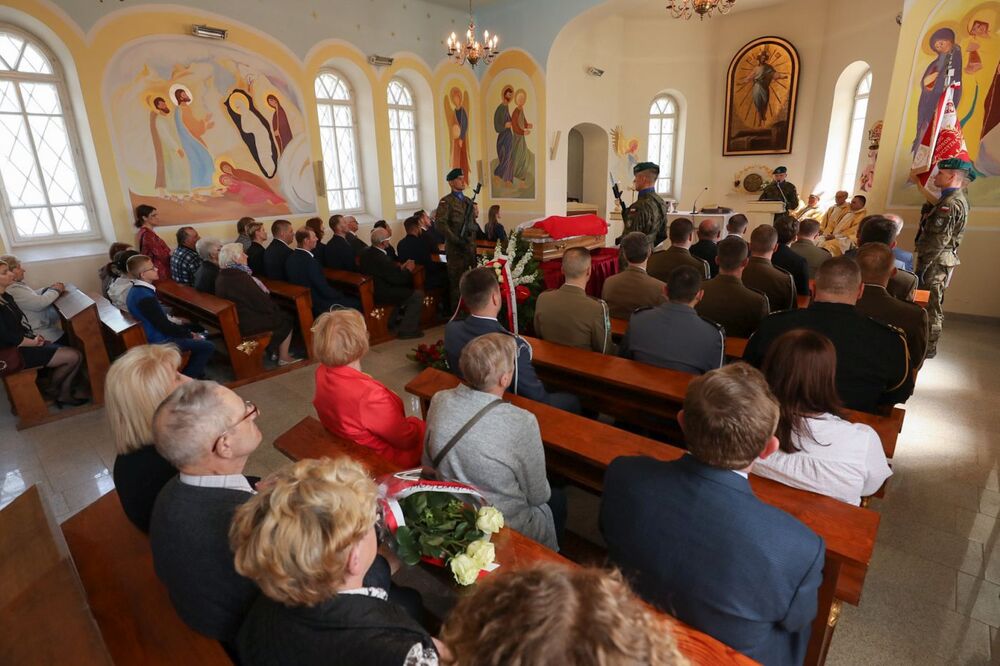 Pożegnanie Romka Lenczewskiego – Łomża, 19 maja 2022. Fot. Mikołaj Bujak (IPN)