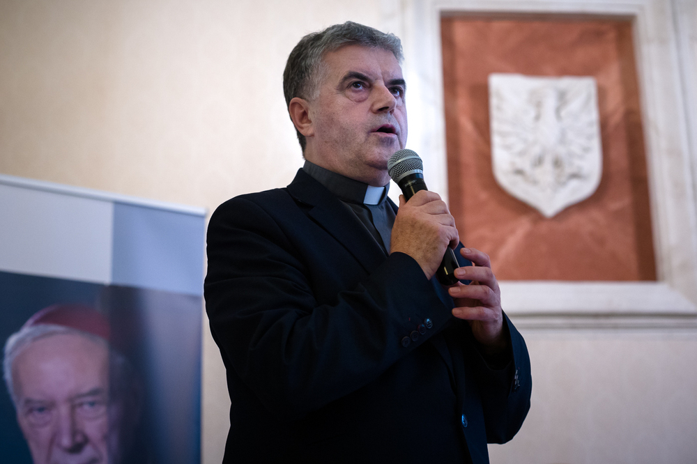 Wystawa IPN „Stefan Wyszyński” w Rzymie. Ks. prał. Jan Główczyk, Administrator kościoła św. Stanisława BM, Koordynator Duszpasterstwa Polaków we Włoszech – 19 maja 2022. Fot. Sławek Kasper (IPN)