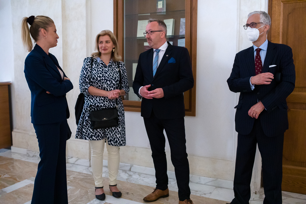 Wystawa „Wyszyńskiego i Wojtyły gramatyka życia” na Papieskim Uniwersytecie św. Krzyża – Rzym, 20 maja 2022. Fot. Sławek Kasper (IPN)