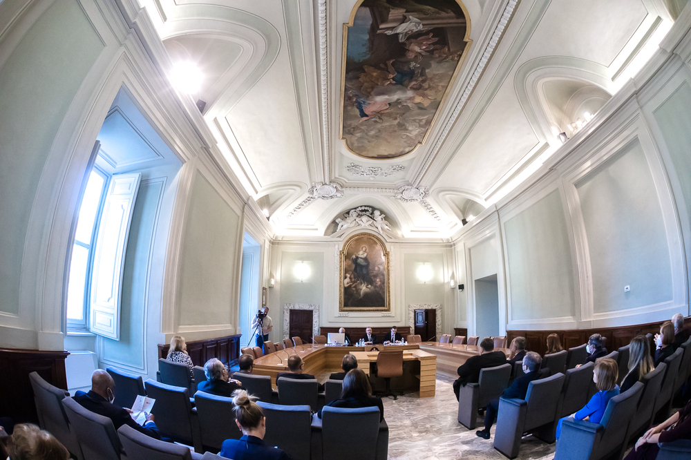 Wystawa „Wyszyńskiego i Wojtyły gramatyka życia” na Papieskim Uniwersytecie św. Krzyża – Rzym, 20 maja 2022. Fot. Sławek Kasper (IPN)