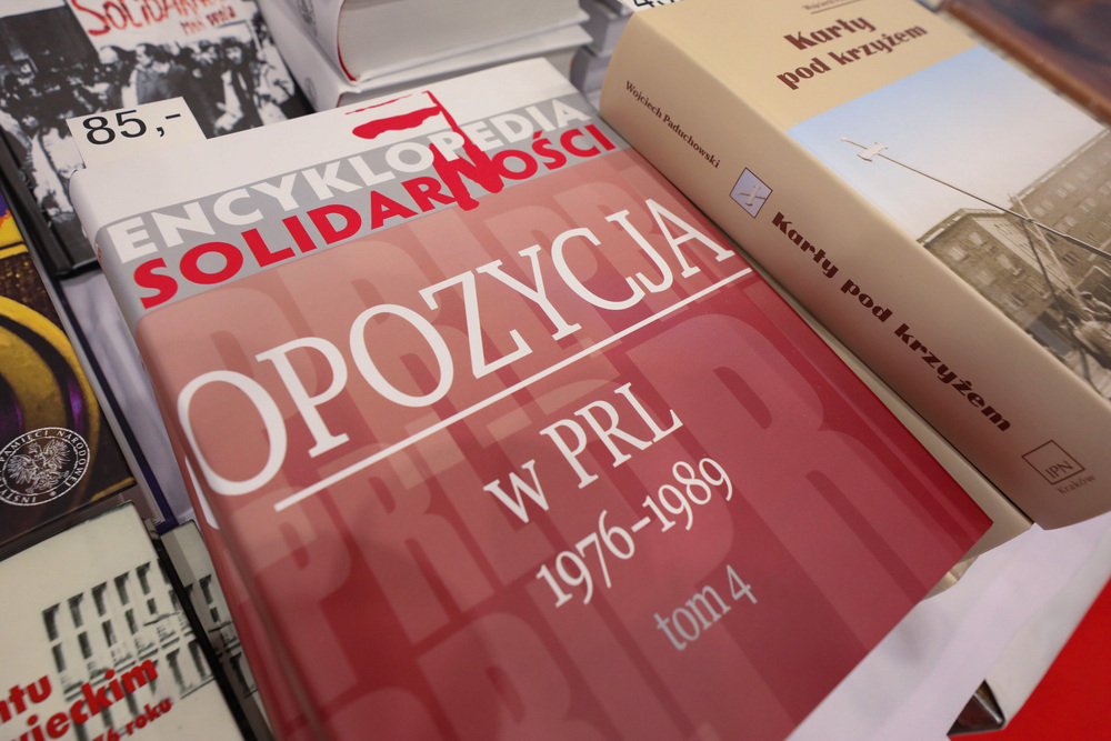Wydawnictwo IPN przygotowało dla uczestników zjazdu specjalne stoisko z publikacjami IPN na temat „Solidarności” – 26 maja 2022. Fot. Mikołaj Bujak (IPN)
