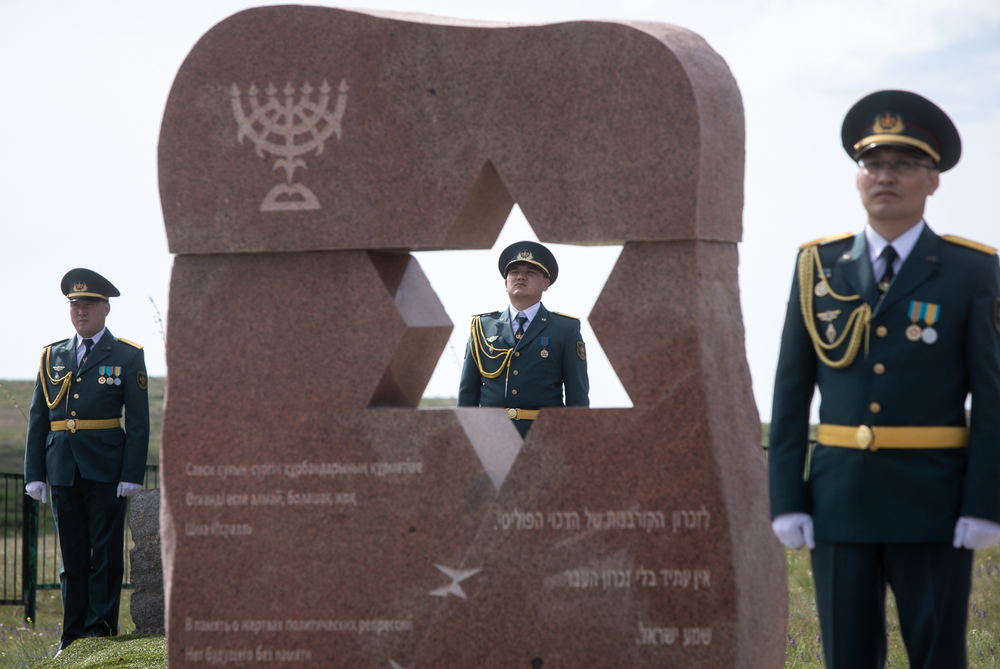 Cmentarz na terenie byłego obozu NKWD w Spassku koło Karagandy – 31 maja 2022. Fot. Sławek Kasper (IPN)