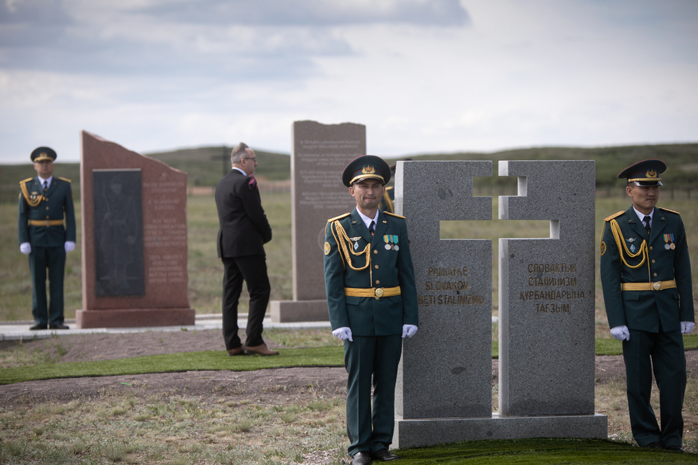 Cmentarz na terenie byłego obozu NKWD w Spassku koło Karagandy – 31 maja 2022. Fot. Sławek Kasper (IPN)