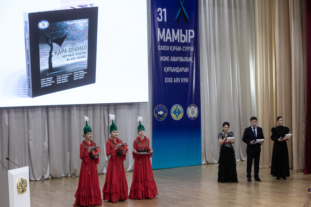 Obchody Dnia Pamięci Ofiar Represji Politycznych na Uniwersytecie Buketova w Karagandzie – 31 maja 2022. Fot Sławek Kasper (IPN)