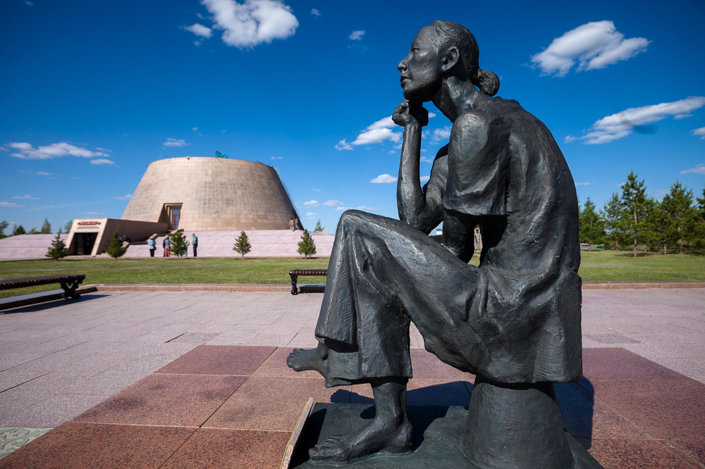 Muzeum Ofiar Represji Politycznych i Totalitaryzmu na terenie byłego obozu AŁŻIR – 2 czerwca 2022. Fot. Sławek Kasper (IPN)