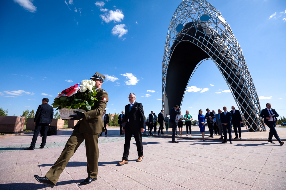 W hołdzie Polkom represjonowanym w obozie AŁŻIR w latach 1937-1953 – 2 czerwca 2022. Fot. Sławek Kasper (IPN)
