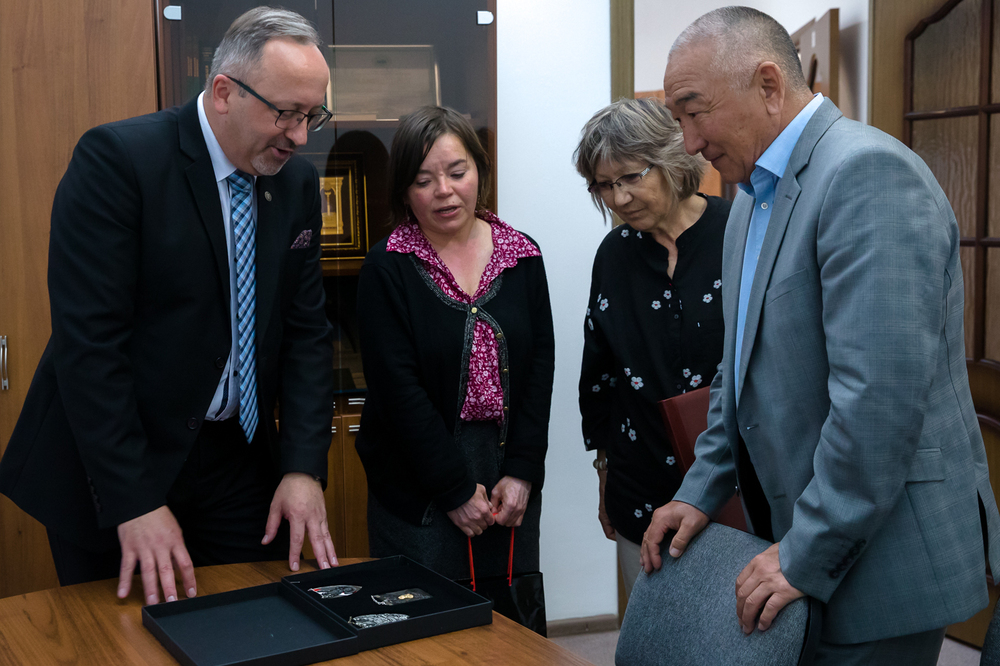 Wiceprezes IPN dr hab. Karol Polejowski spotkał się z dyrektorem muzealno-memoratywnego kompleksu AŁŻIR – 2 czerwca 2022. Fot. Sławek Kasper (IPN)