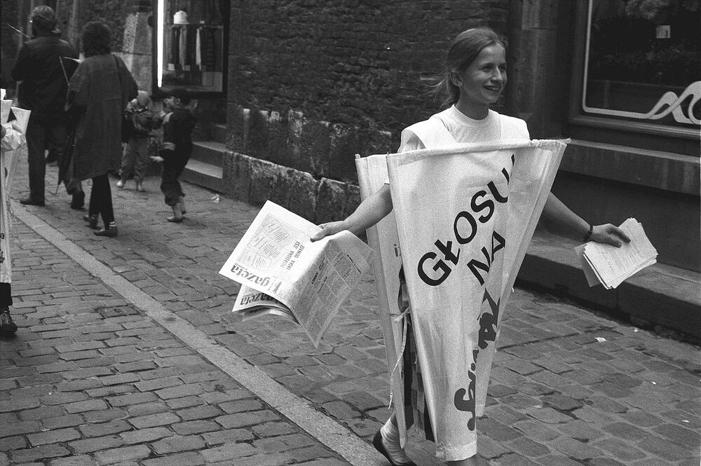 Wybory kontraktowe z 1989 r. w Krakowie. (fot. Andrzej Stawiarski)