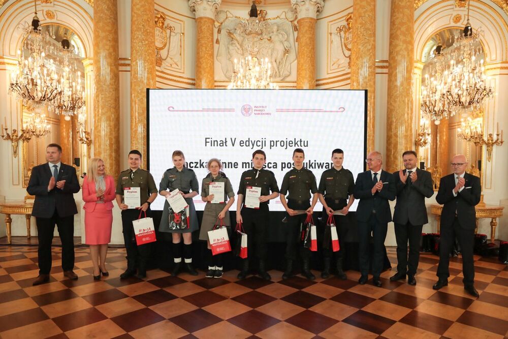 Finał V edycji projektu IPN „Łączka i inne miejsca poszukiwań” – 8 czerwca 2022. Fot. Mikołaj Bujak (IPN)