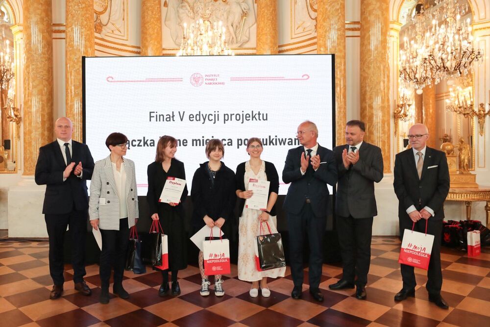 Finał V edycji projektu IPN „Łączka i inne miejsca poszukiwań” – 8 czerwca 2022. Fot. Mikołaj Bujak (IPN)